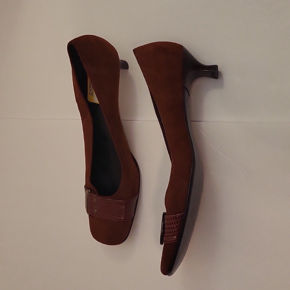 NWOB Brown Suede Kenneth Cole Heels, Size 8 - Picture 5 of 10